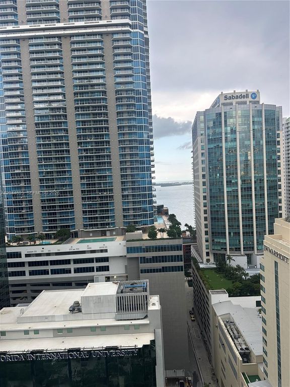 1060 Brickell Ave 2505, Miami, FL 33131