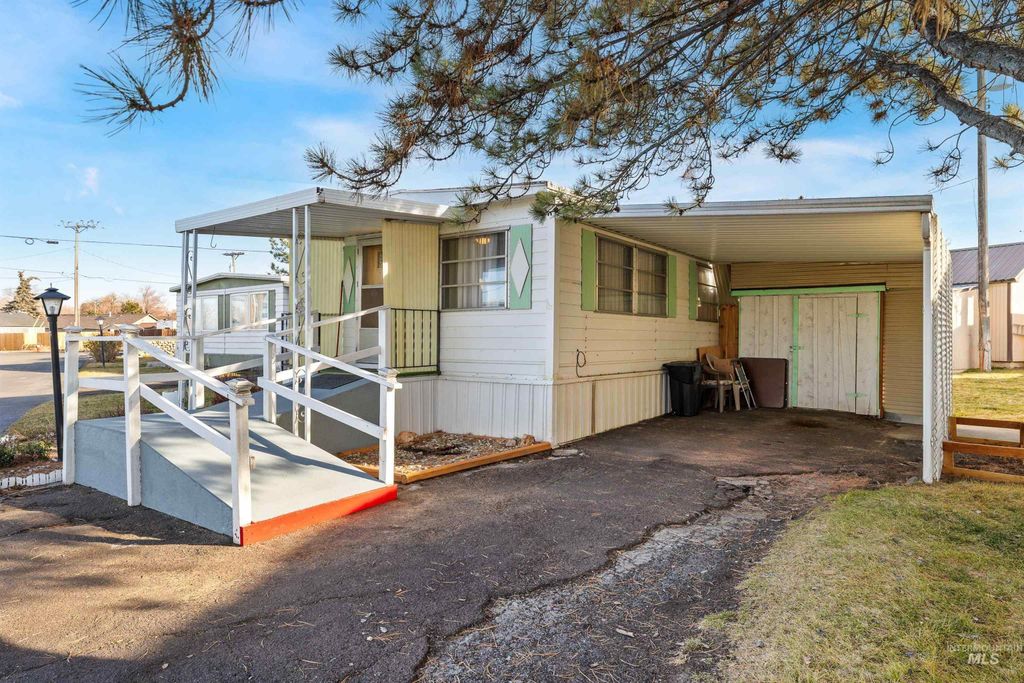 419 Fruitland Ave 8, Buhl, ID 83316