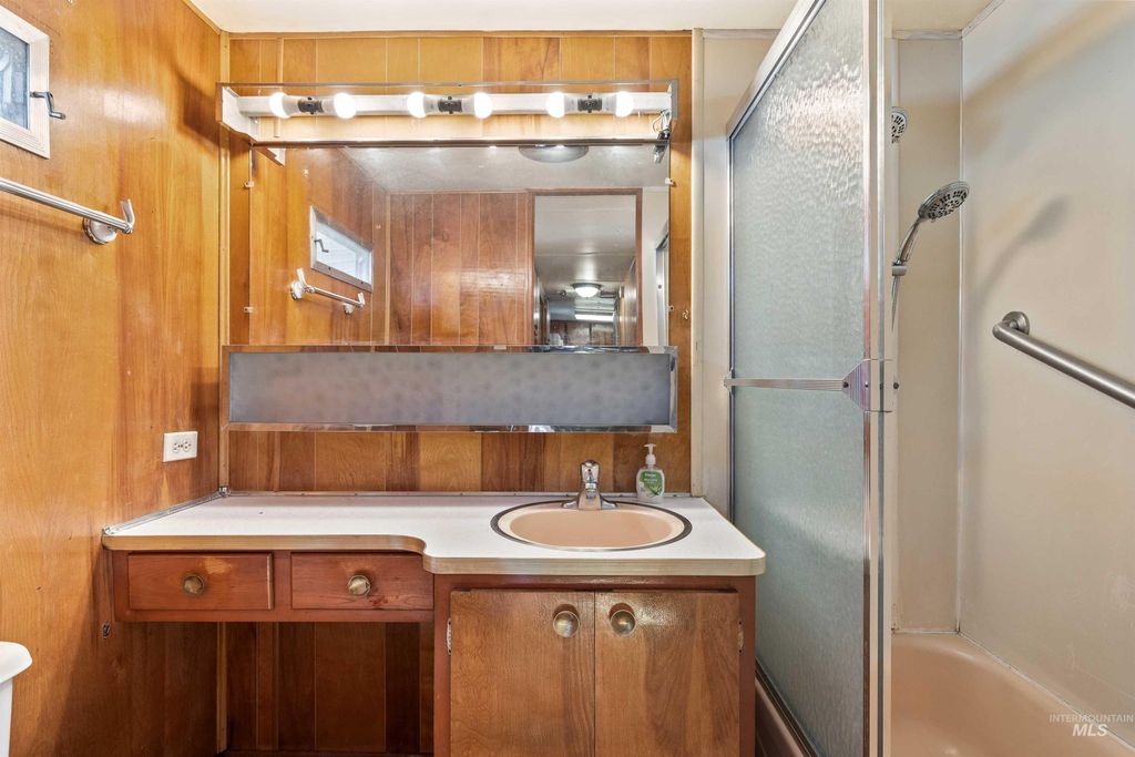 419 Fruitland Ave 8, Buhl, ID 83316 photo 16