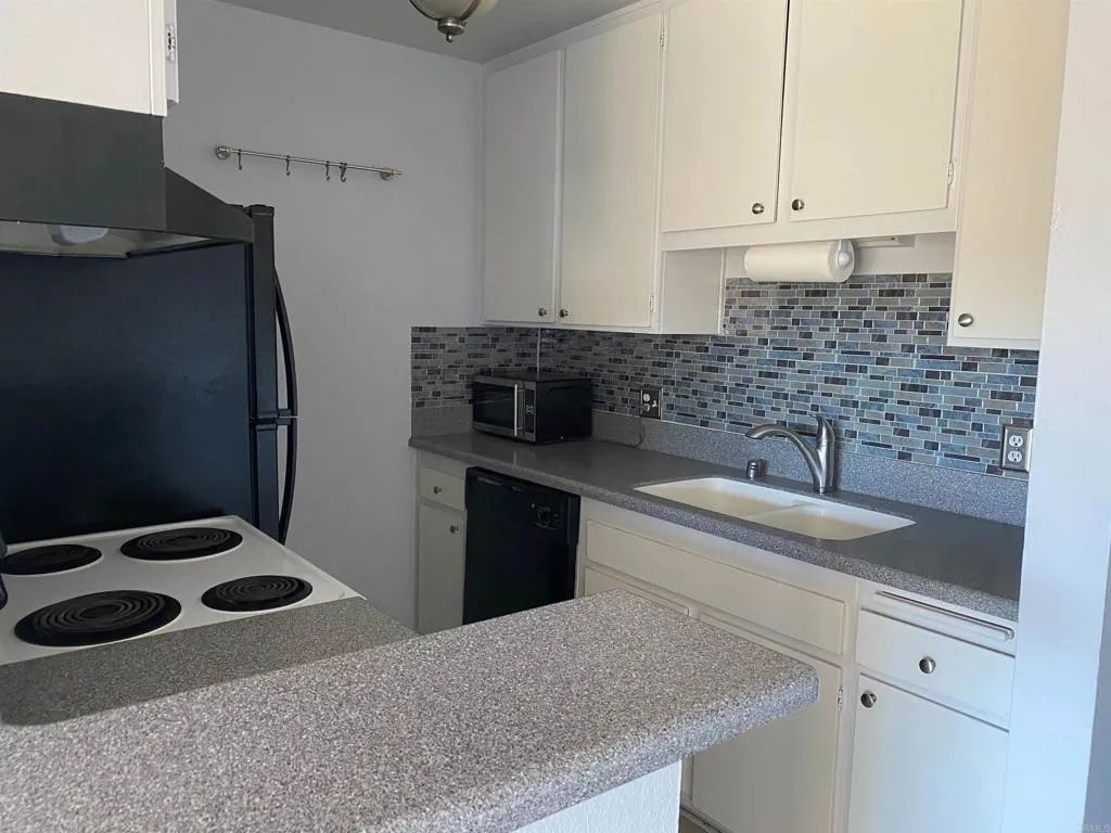 6416 FRIARS Road 306, San Diego, CA 92110