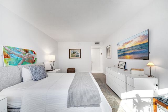 9273 Collins Ave 404, Surfside, FL 33154