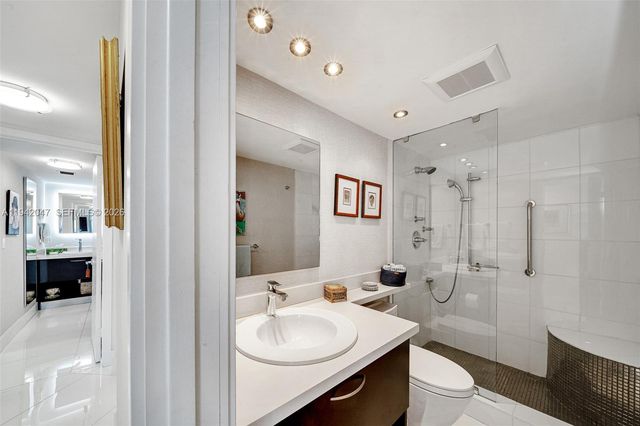 9273 Collins Ave 404, Surfside, FL 33154