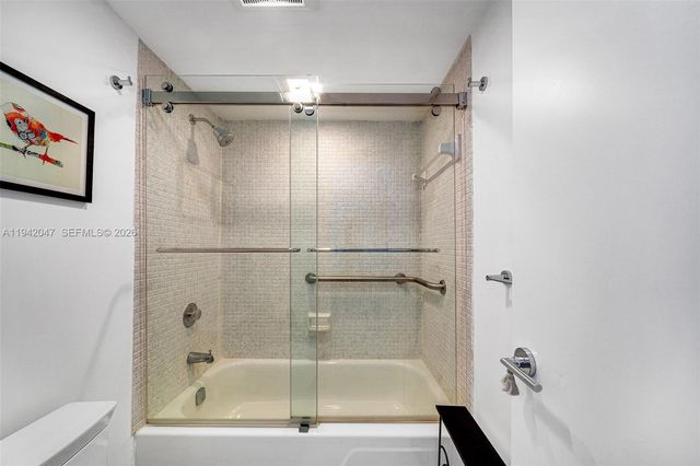 9273 Collins Ave 404, Surfside, FL 33154