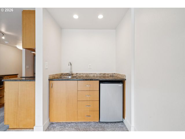 668 McVey Ave 75, Lake Oswego, OR 97034