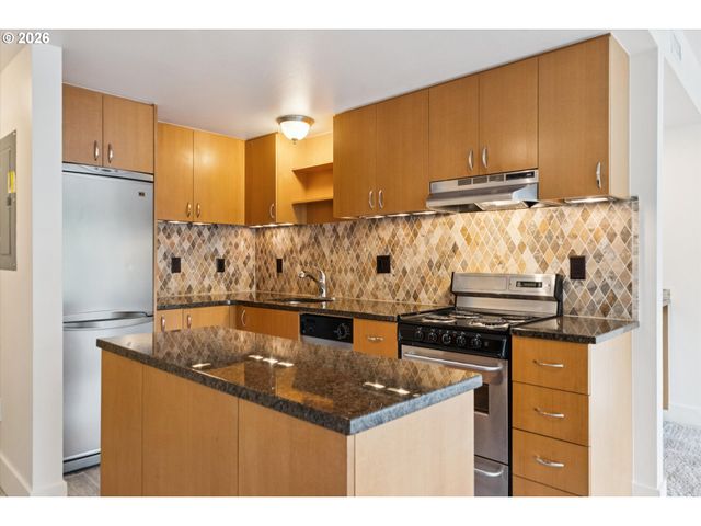 668 McVey Ave 75, Lake Oswego, OR 97034