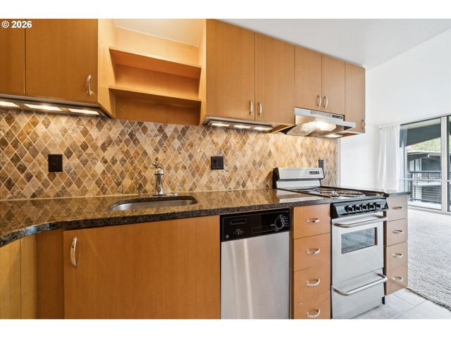 668 McVey Ave 75, Lake Oswego, OR 97034