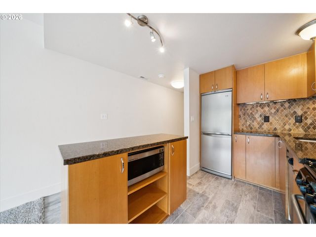 668 McVey Ave 75, Lake Oswego, OR 97034