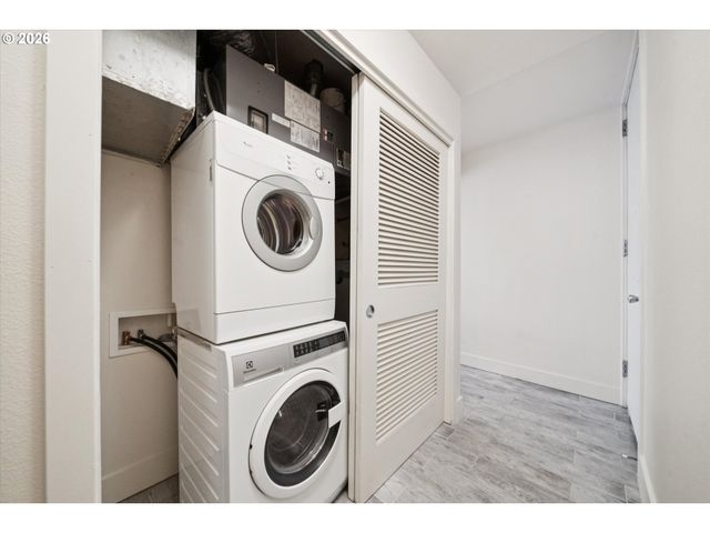 668 McVey Ave 75, Lake Oswego, OR 97034