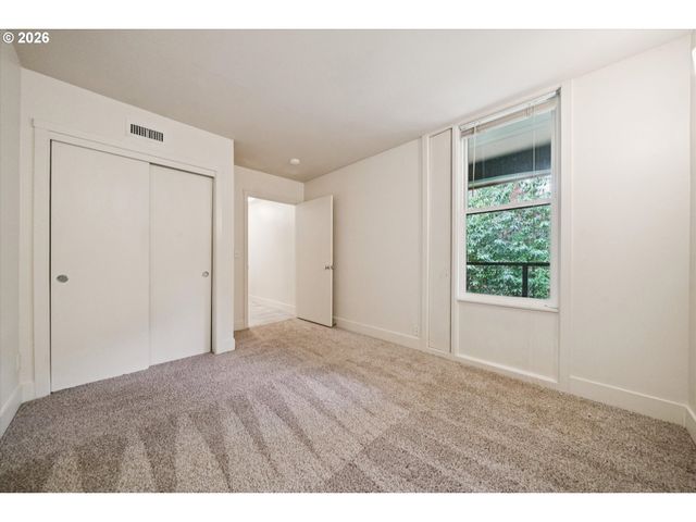 668 McVey Ave 75, Lake Oswego, OR 97034