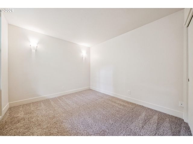 668 McVey Ave 75, Lake Oswego, OR 97034