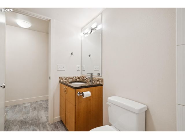 668 McVey Ave 75, Lake Oswego, OR 97034