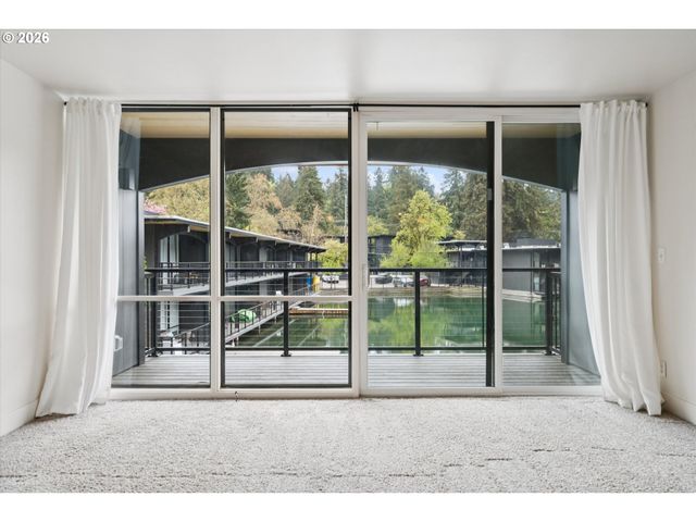 668 McVey Ave 75, Lake Oswego, OR 97034