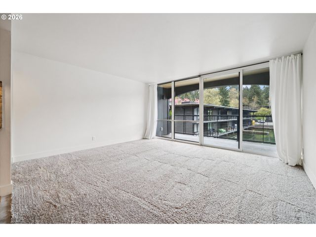 668 McVey Ave 75, Lake Oswego, OR 97034