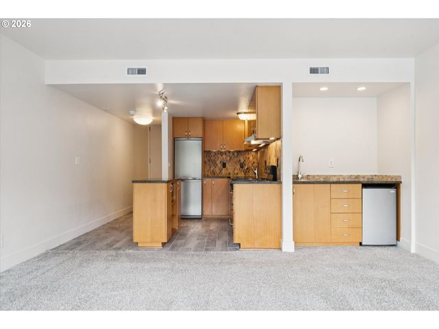 668 McVey Ave 75, Lake Oswego, OR 97034