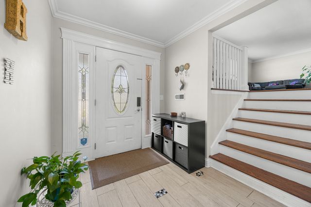 573 Maple Avenue, Lisle, IL 60532