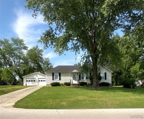 1174 Bieker Road, Washington, MO 63090