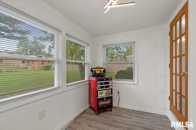 3012 E Enos Avenue, Springfield, IL 62702