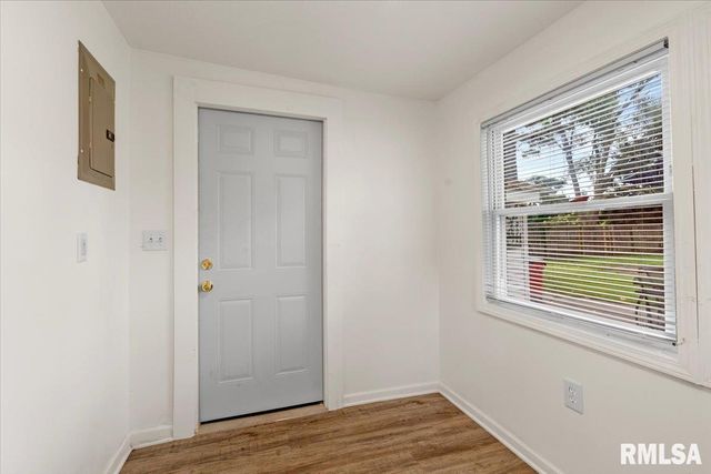 3012 E Enos Avenue, Springfield, IL 62702