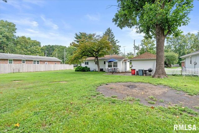 3012 E Enos Avenue, Springfield, IL 62702