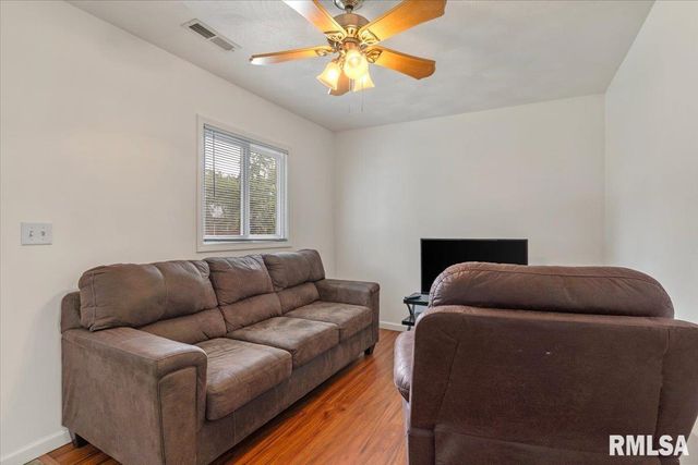 3012 E Enos Avenue, Springfield, IL 62702