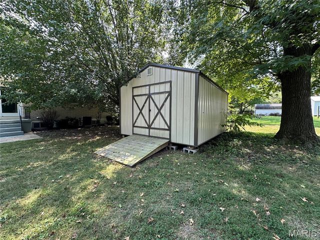 1403 S Henderson Street, Salem, MO 65560