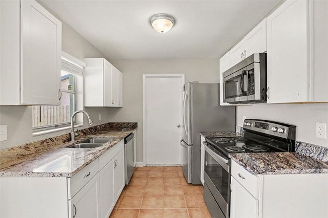 1019 AXLEWOOD CIRCLE, Brandon, FL 33511