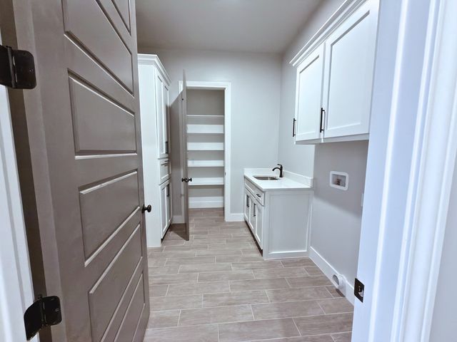 5516 E County Rd 93, Midland, TX 79706