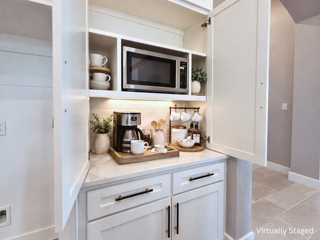 5516 E County Rd 93, Midland, TX 79706