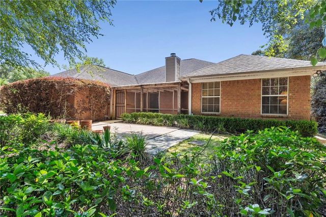 8992 Celeste Oaks Court N, Saraland, AL 36571