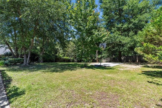 8992 Celeste Oaks Court N, Saraland, AL 36571