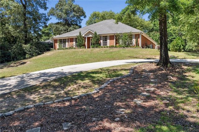 8992 Celeste Oaks Court N, Saraland, AL 36571