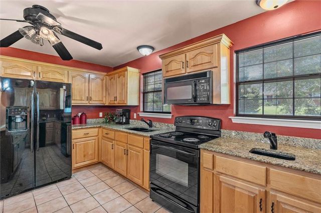 8992 Celeste Oaks Court N, Saraland, AL 36571