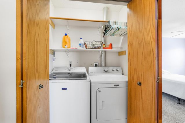 9900 55th Avenue N 8, Plymouth, MN 55442