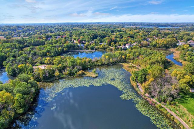 9900 55th Avenue N 8, Plymouth, MN 55442