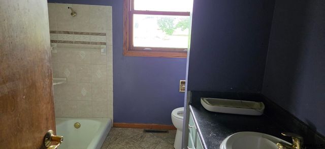 808 E 8th Street, Columbus, NE 68601