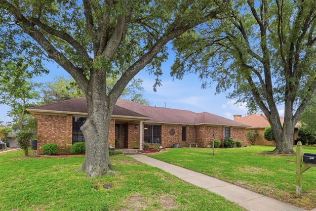 121 Hollie Circle, Sulphur Springs, TX 75482