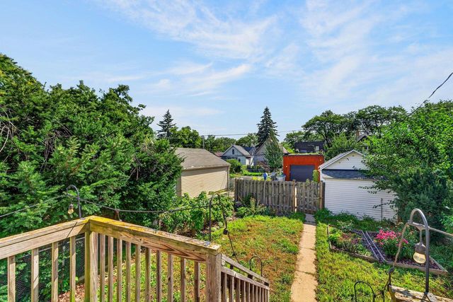 2650 N Fratney STREET, Milwaukee, WI 53212