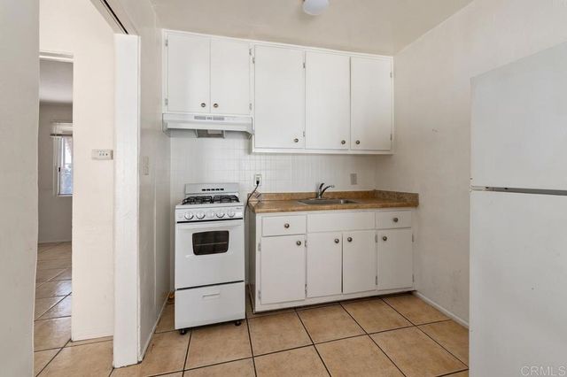 4728 , 4730 Myrtle Avenue, San Diego, CA 92105