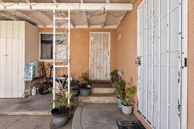 4728 , 4730 Myrtle Avenue, San Diego, CA 92105