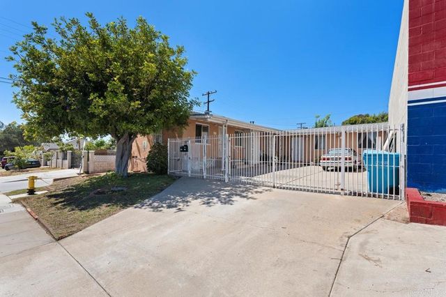 4728 , 4730 Myrtle Avenue, San Diego, CA 92105