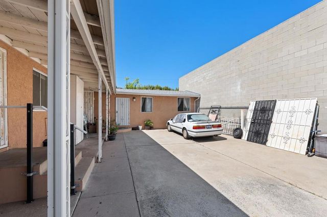 4728 , 4730 Myrtle Avenue, San Diego, CA 92105