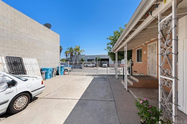 4728 , 4730 Myrtle Avenue, San Diego, CA 92105