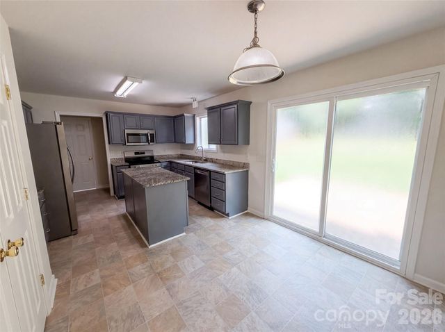 5714 Waverly Lynn Lane, Charlotte, NC 28269