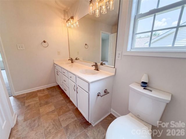 5714 Waverly Lynn Lane, Charlotte, NC 28269
