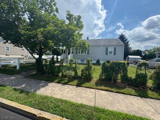 84 Chestnut St, Lodi Boro, NJ 07644