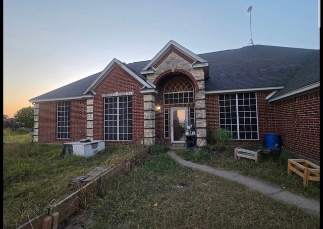 2727 W Ridgeview Circle, Kaufman, TX 75142
