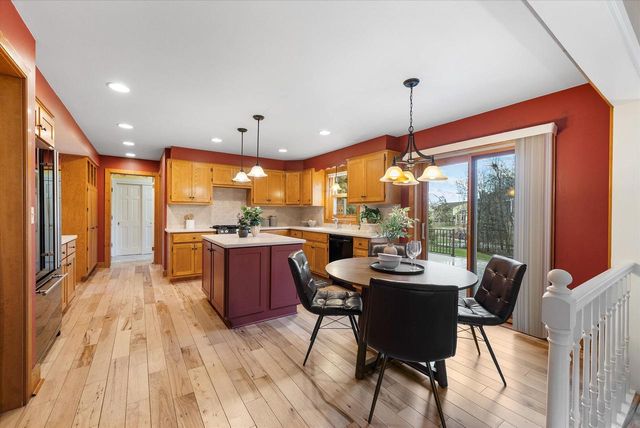 387 W Juniper DRIVE, Grafton, WI 53024