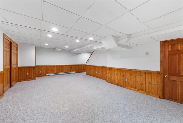 387 W Juniper DRIVE, Grafton, WI 53024