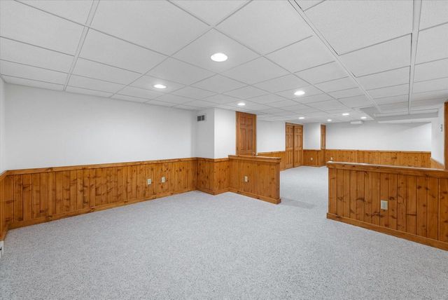 387 W Juniper DRIVE, Grafton, WI 53024