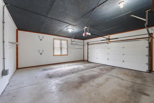 387 W Juniper DRIVE, Grafton, WI 53024